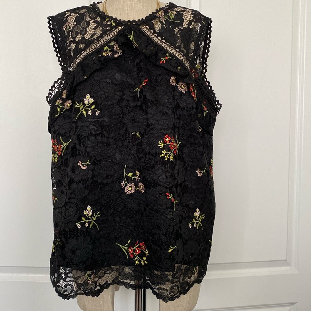 Floral lace top